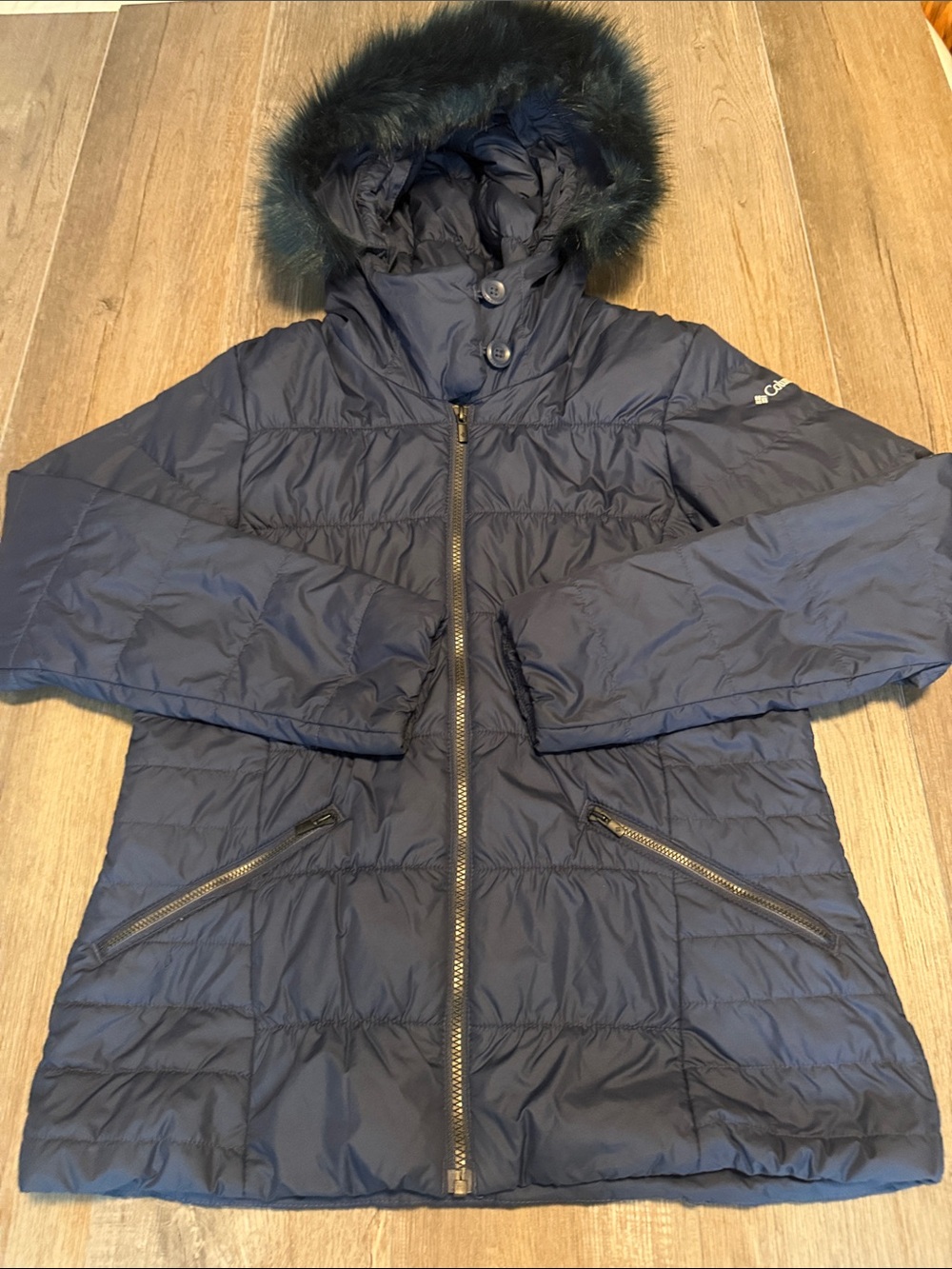 Columbia Thermal Coil Women’s Navy Puffer Coat with Faux-Fur Hood